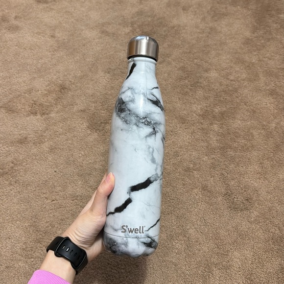 Swell White Marble 25 oz. Water Bottle - Picture 1 of 12